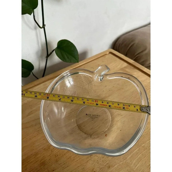 Home Beautiful Apple glass bowl - Picture 3 of 7